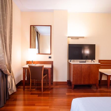 Hotel Airone - Ombrellone Incluso Al Bagno Dolce Vita A Marina Dal 1 Giugno Al 15 Settembre Гроссето Экстерьер фото