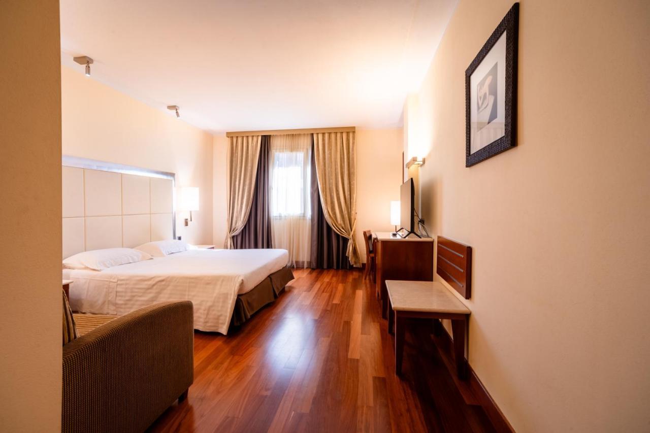 Hotel Airone - Ombrellone Incluso Al Bagno Dolce Vita A Marina Dal 1 Giugno Al 15 Settembre Гроссето Экстерьер фото