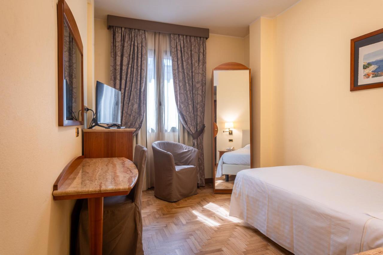 Hotel Airone - Ombrellone Incluso Al Bagno Dolce Vita A Marina Dal 1 Giugno Al 15 Settembre Гроссето Номер фото