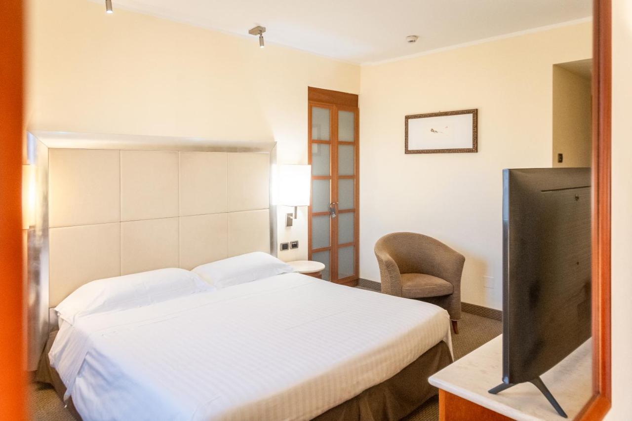 Hotel Airone - Ombrellone Incluso Al Bagno Dolce Vita A Marina Dal 1 Giugno Al 15 Settembre Гроссето Экстерьер фото