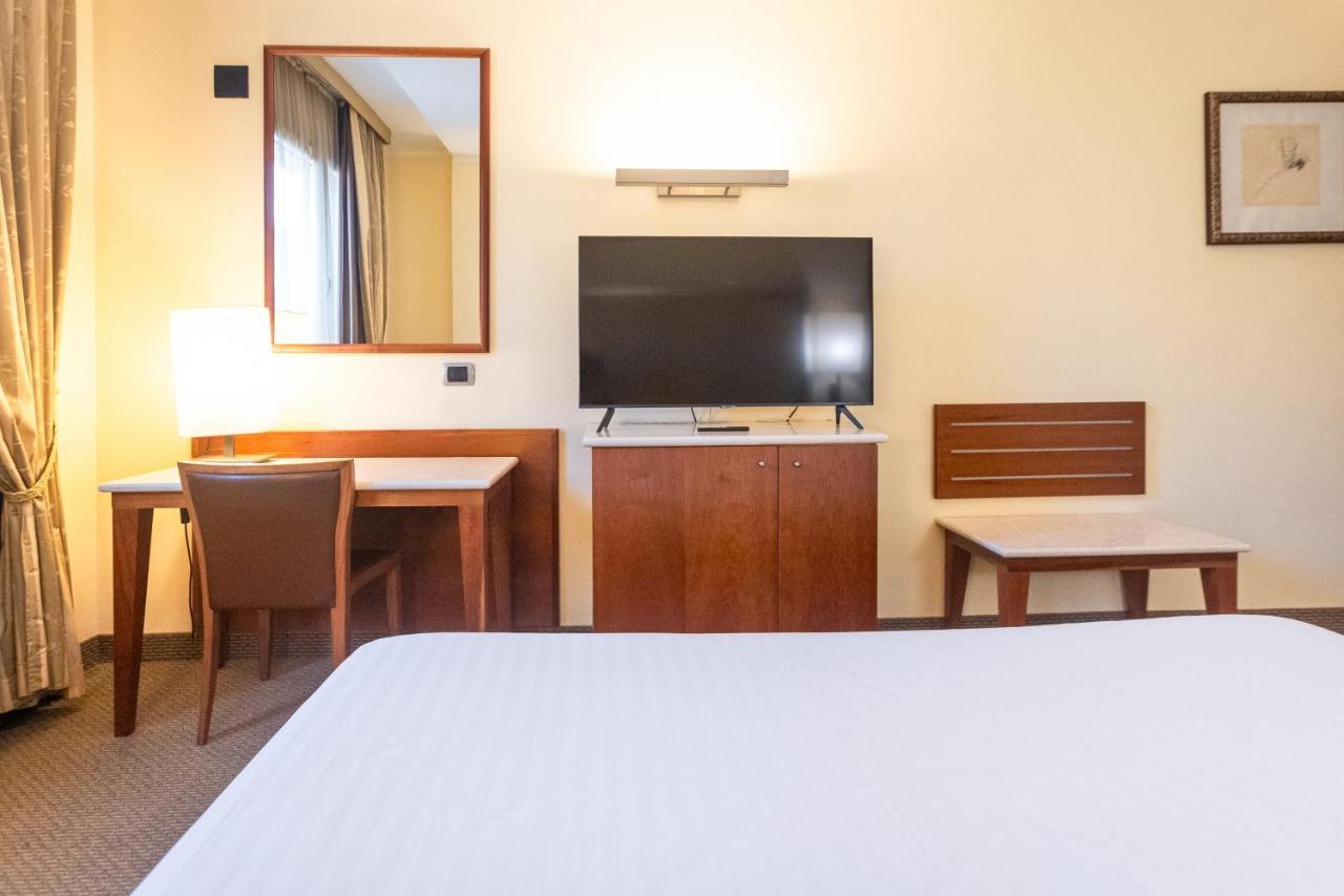 Hotel Airone - Ombrellone Incluso Al Bagno Dolce Vita A Marina Dal 1 Giugno Al 15 Settembre Гроссето Экстерьер фото