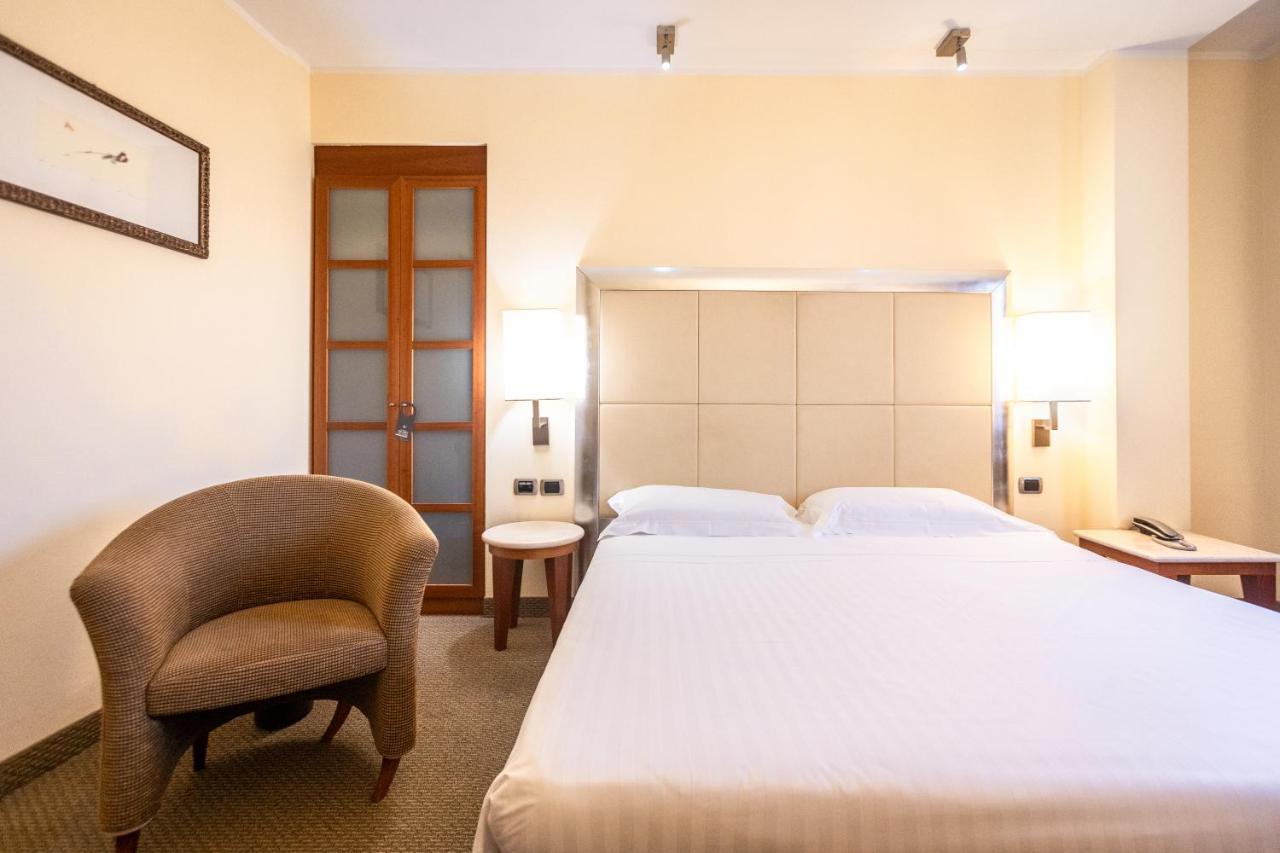 Hotel Airone - Ombrellone Incluso Al Bagno Dolce Vita A Marina Dal 1 Giugno Al 15 Settembre Гроссето Экстерьер фото