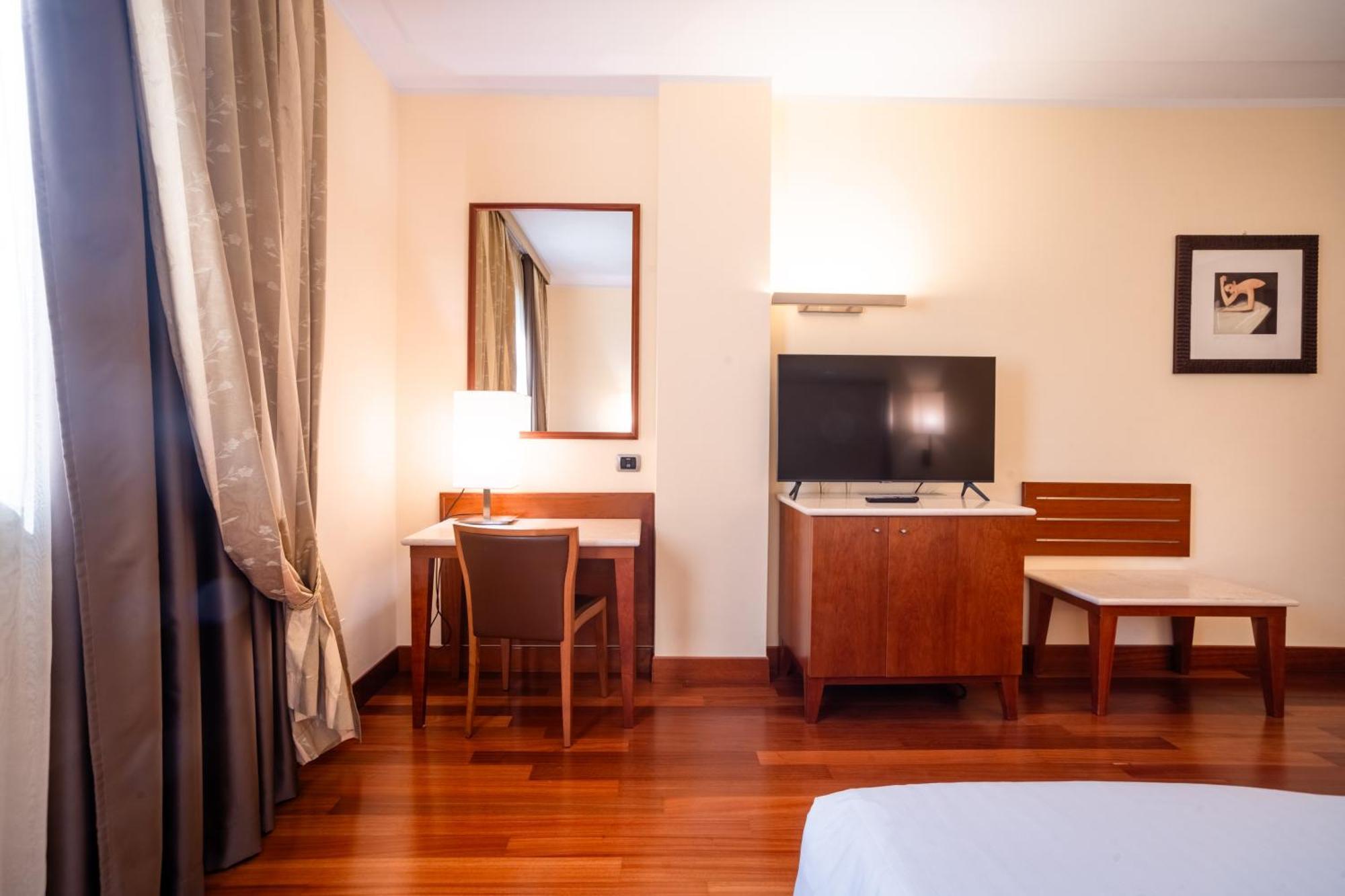 Hotel Airone - Ombrellone Incluso Al Bagno Dolce Vita A Marina Dal 1 Giugno Al 15 Settembre Гроссето Экстерьер фото