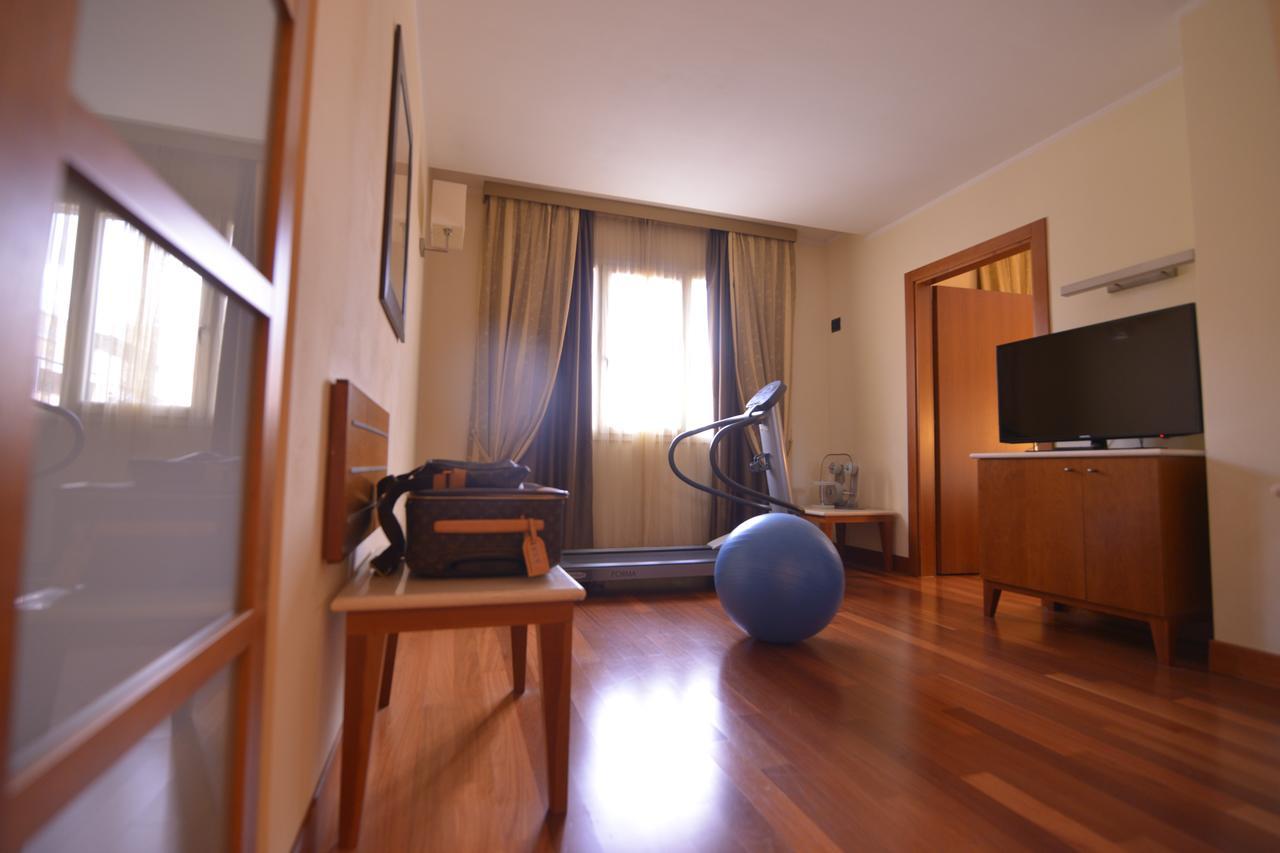 Hotel Airone - Ombrellone Incluso Al Bagno Dolce Vita A Marina Dal 1 Giugno Al 15 Settembre Гроссето Экстерьер фото