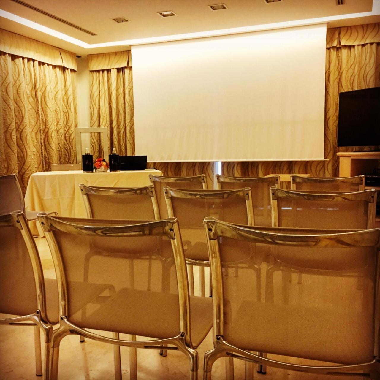 Hotel Airone - Ombrellone Incluso Al Bagno Dolce Vita A Marina Dal 1 Giugno Al 15 Settembre Гроссето Экстерьер фото